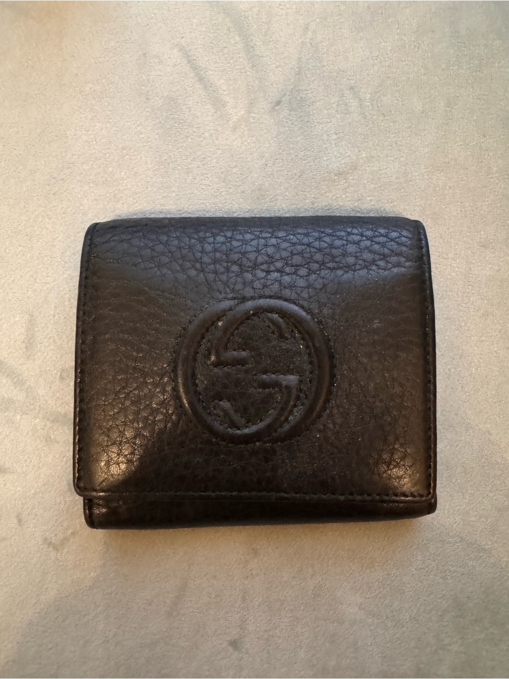 Gucci Black Pebbled Leather Card & Key Wallet with Embossed Logo